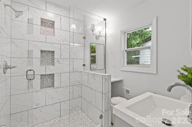 1915 Birchcrest Drive, Charlotte, NC 28205