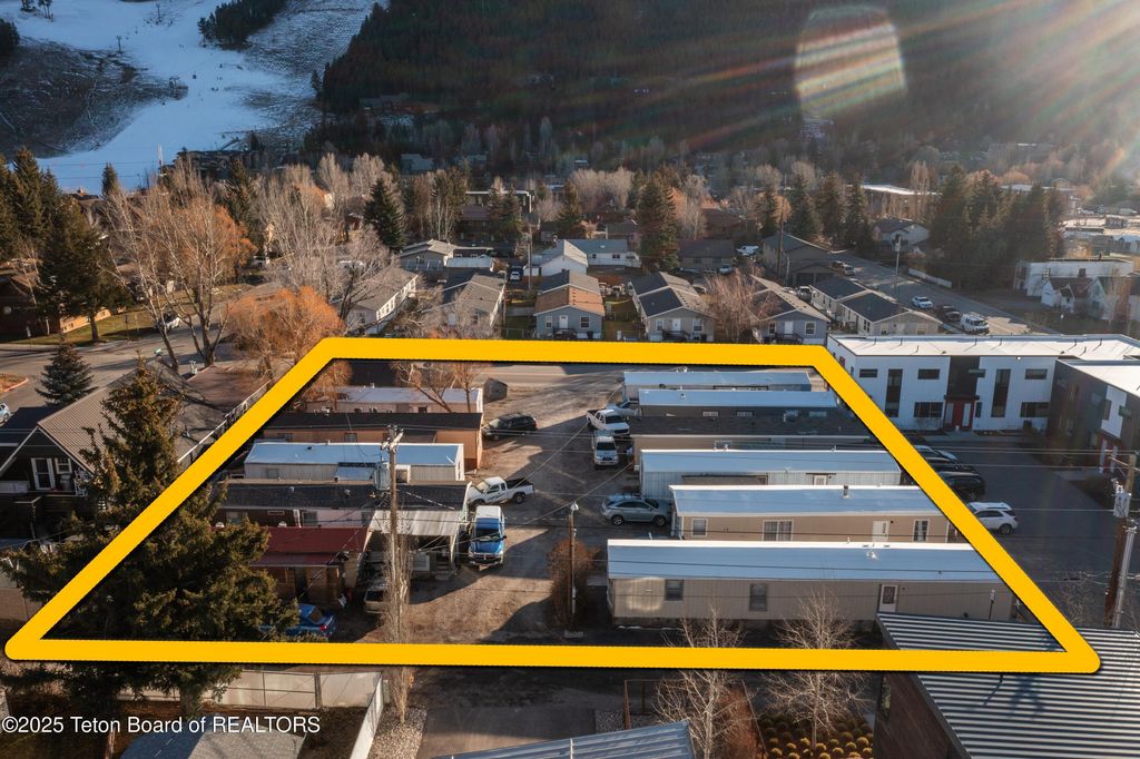 125 W KELLY Avenue, Jackson, WY 83001 photo 10