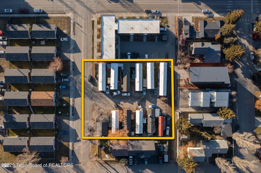 125 W KELLY Avenue, Jackson, WY 83001 photo 7