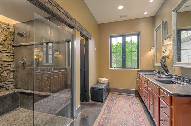 8700 Meadow Lane, Leawood, KS 66206