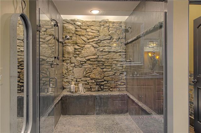 8700 Meadow Lane, Leawood, KS 66206