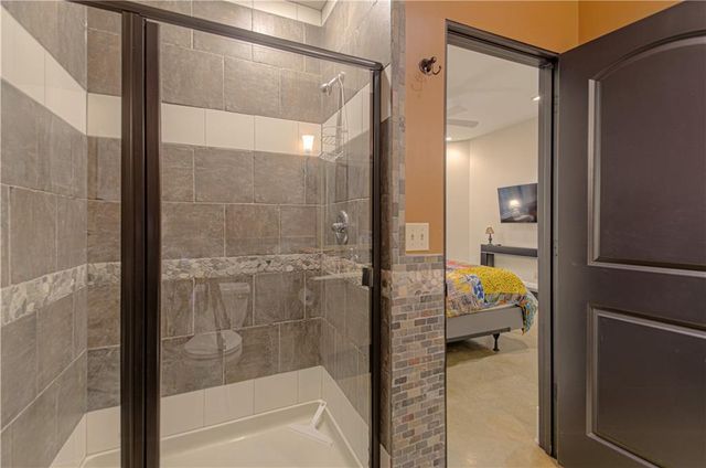 8700 Meadow Lane, Leawood, KS 66206