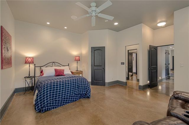 8700 Meadow Lane, Leawood, KS 66206