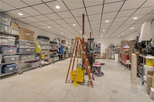8700 Meadow Lane, Leawood, KS 66206