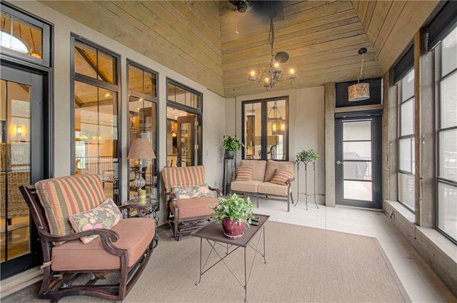 8700 Meadow Lane, Leawood, KS 66206