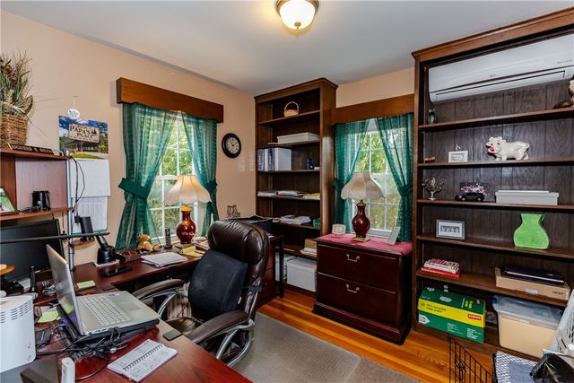 72 Allerton Avenue, East Providence, RI 02914