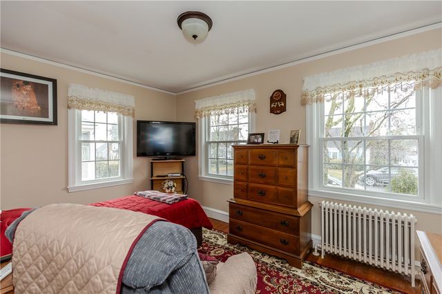 72 Allerton Avenue, East Providence, RI 02914