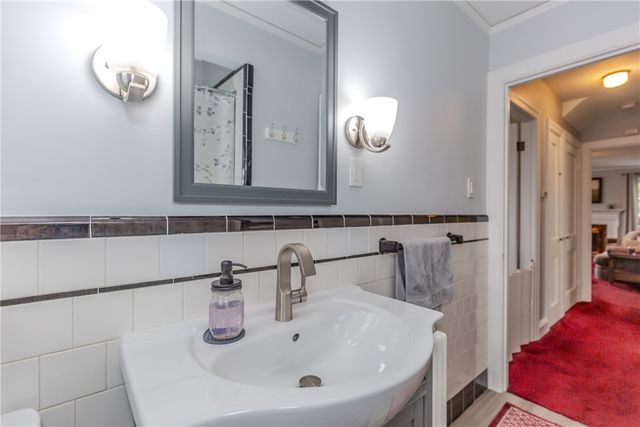 72 Allerton Avenue, East Providence, RI 02914