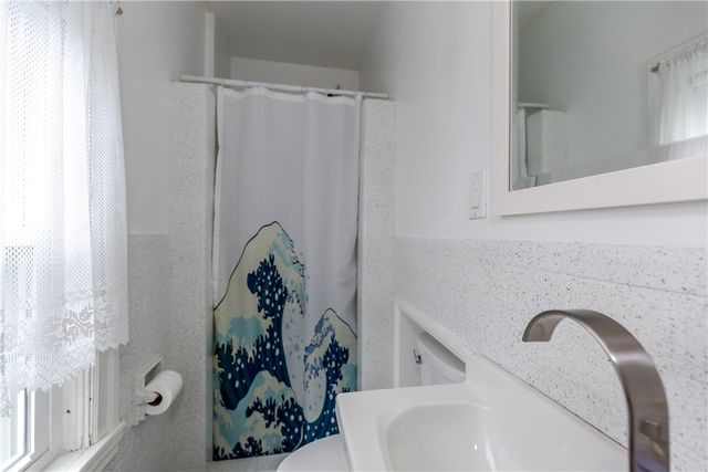 72 Allerton Avenue, East Providence, RI 02914