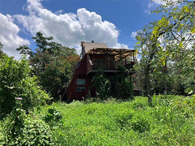 693 Saint Mary's RD, Rosanky, TX 78953