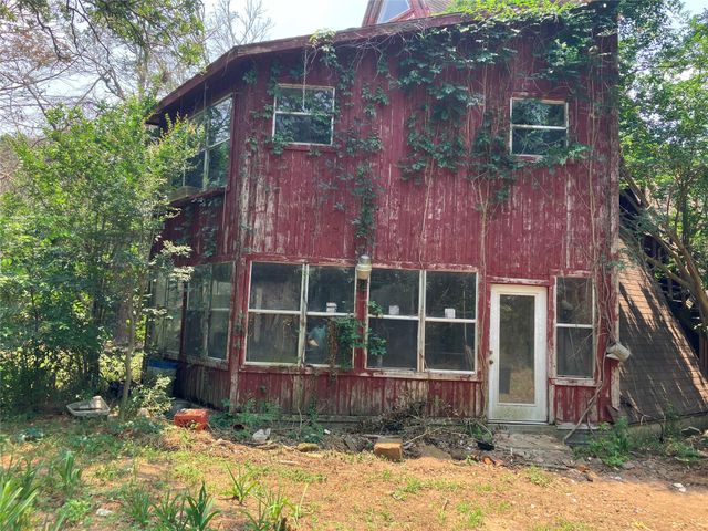 693 Saint Mary's RD, Rosanky, TX 78953