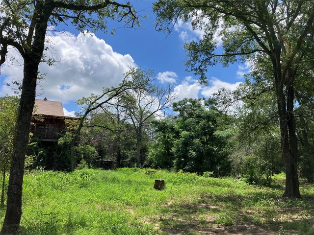 693 Saint Mary's RD, Rosanky, TX 78953