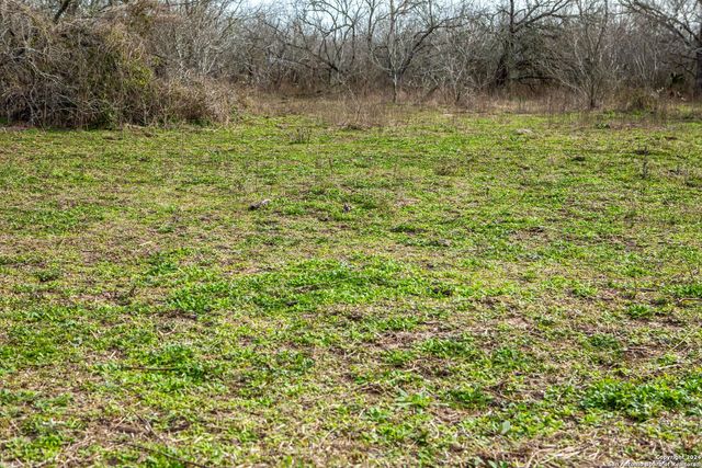 8684 Mineral Cemetery Rd, Beeville, TX 78102