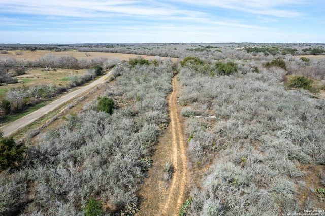 8684 Mineral Cemetery Rd, Beeville, TX 78102