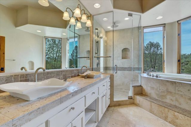 19787 Calle Toro Ln, Penn Valley, CA 95946