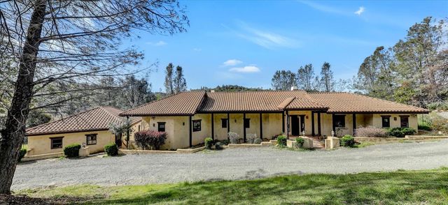 19787 Calle Toro Ln, Penn Valley, CA 95946