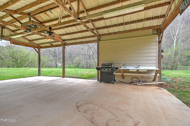 2745 Anglers Way Road, Duffield, VA 24244