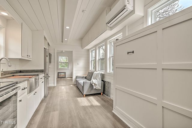 2745 Anglers Way Road, Duffield, VA 24244