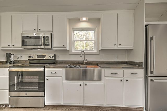 2745 Anglers Way Road, Duffield, VA 24244