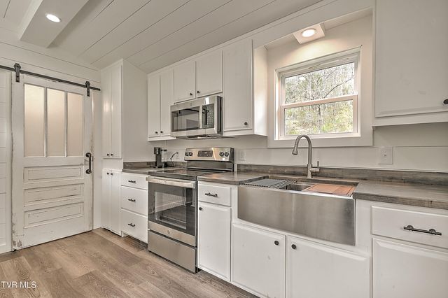 2745 Anglers Way Road, Duffield, VA 24244