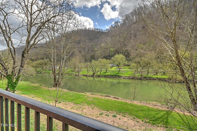 2745 Anglers Way Road, Duffield, VA 24244