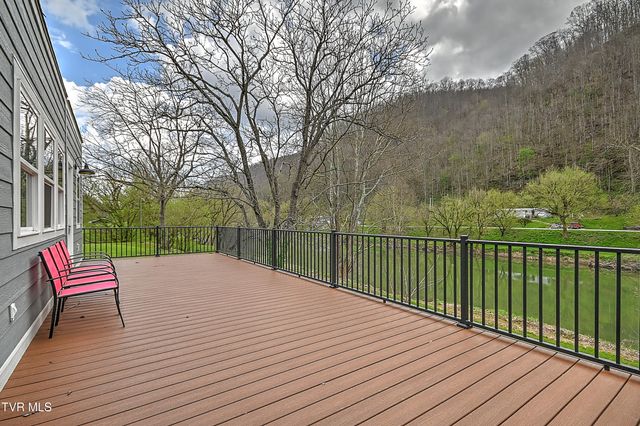 2745 Anglers Way Road, Duffield, VA 24244