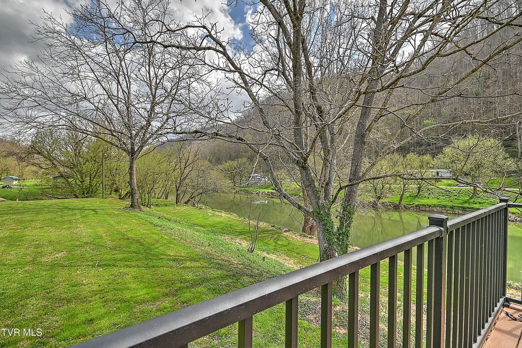 2745 Anglers Way Road, Duffield, VA 24244