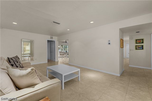 4933 Triton CT W, Cape Coral, FL 33904