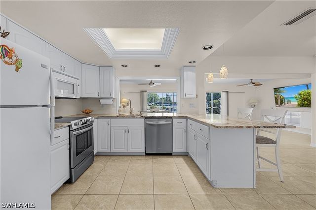 4933 Triton CT W, Cape Coral, FL 33904