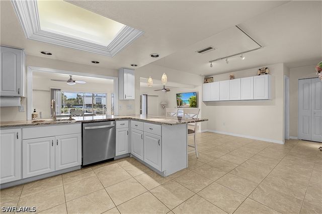 4933 Triton CT W, Cape Coral, FL 33904