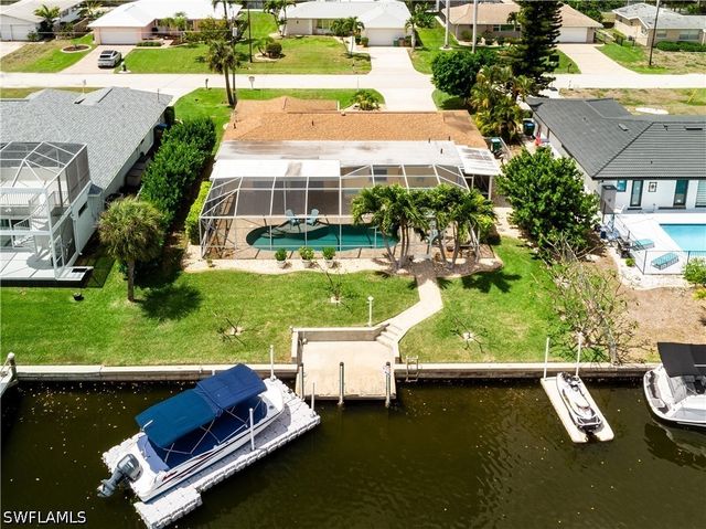 4933 Triton CT W, Cape Coral, FL 33904