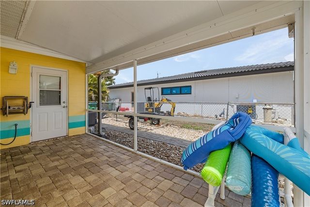 4933 Triton CT W, Cape Coral, FL 33904