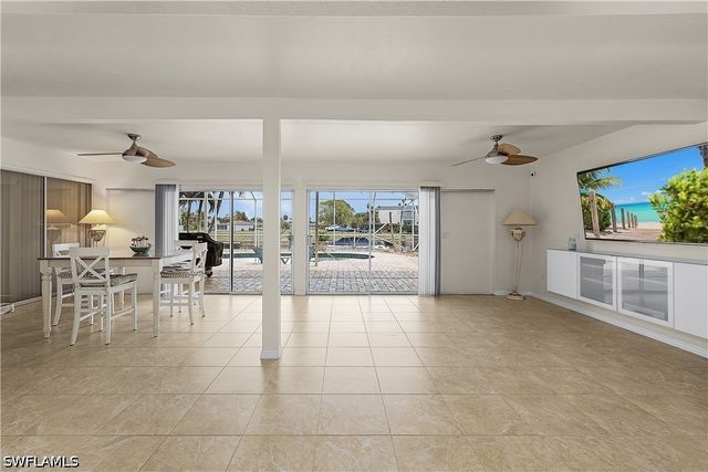 4933 Triton CT W, Cape Coral, FL 33904