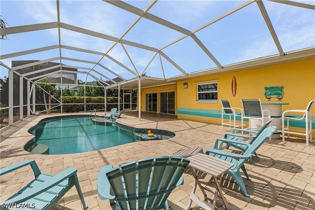 4933 Triton CT W, Cape Coral, FL 33904