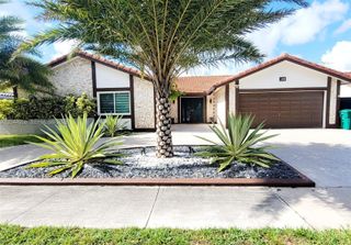 6324 NW 201st Lane, Hialeah, FL 33015
