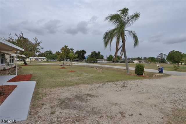 11 California RD B, Lehigh Acres, FL 33936