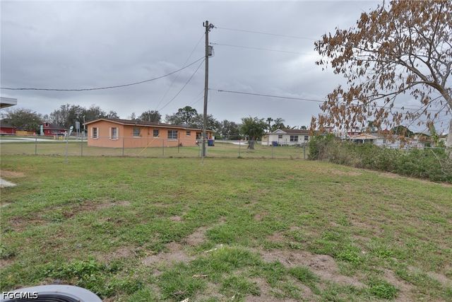 11 California RD B, Lehigh Acres, FL 33936