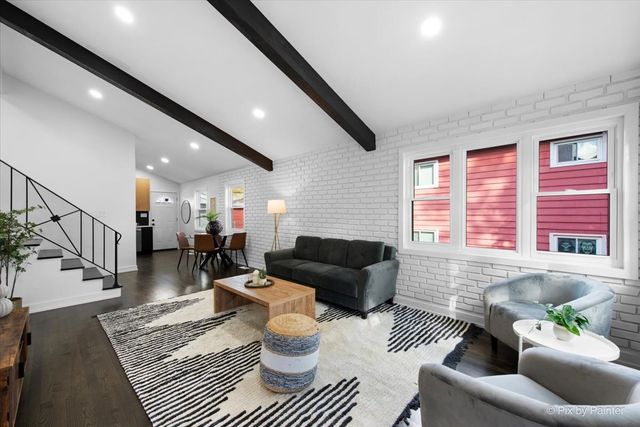 600 N IOWA Avenue, Villa Park, IL 60181