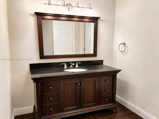 331 Lakeview Drive 203, Weston, FL 33326
