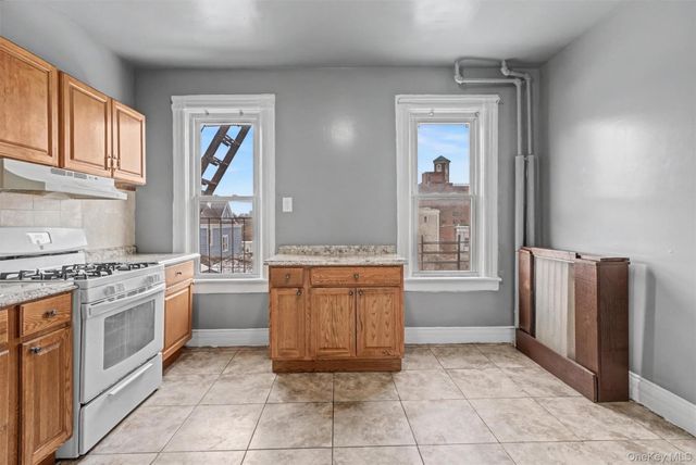 240 S 5th Avenue 2, Mount Vernon, NY 10550