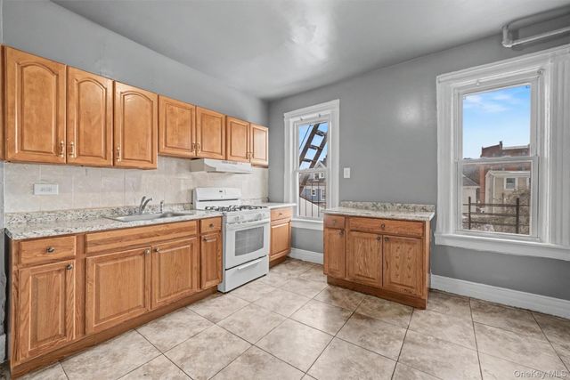 240 S 5th Avenue 2, Mount Vernon, NY 10550