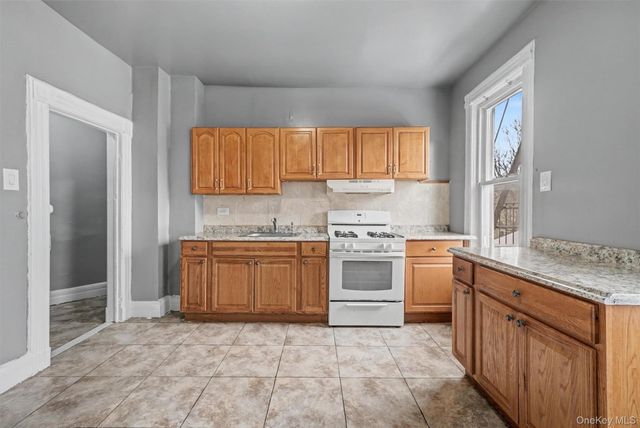 240 S 5th Avenue 2, Mount Vernon, NY 10550