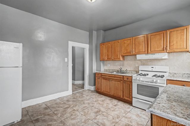 240 S 5th Avenue 2, Mount Vernon, NY 10550