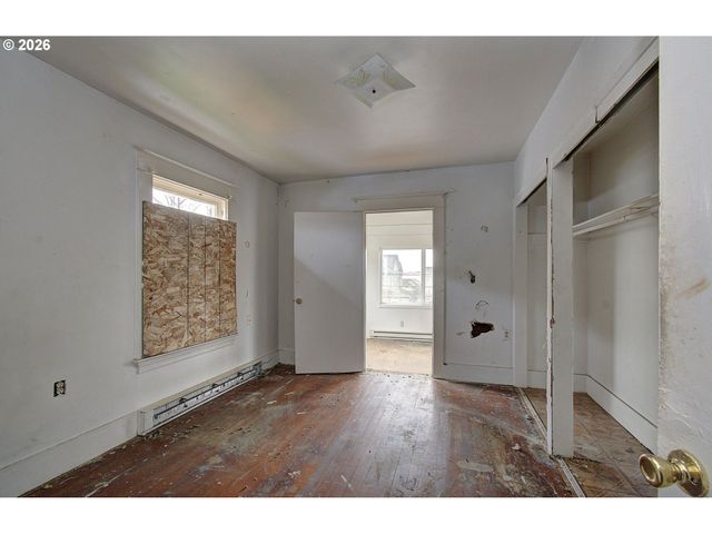 1012 W 12TH St, Vancouver, WA 98660