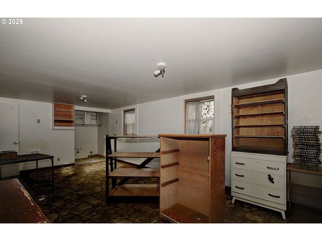 1012 W 12TH St, Vancouver, WA 98660