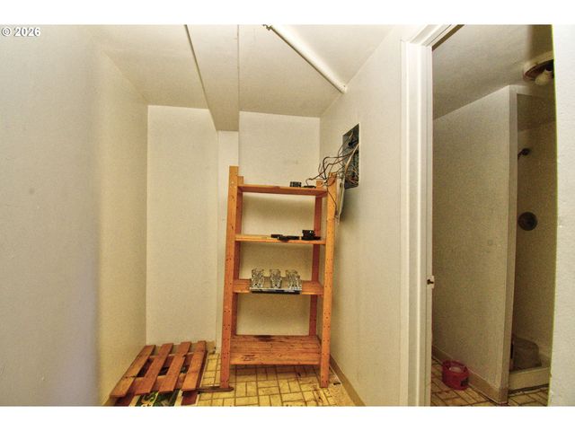 1012 W 12TH St, Vancouver, WA 98660