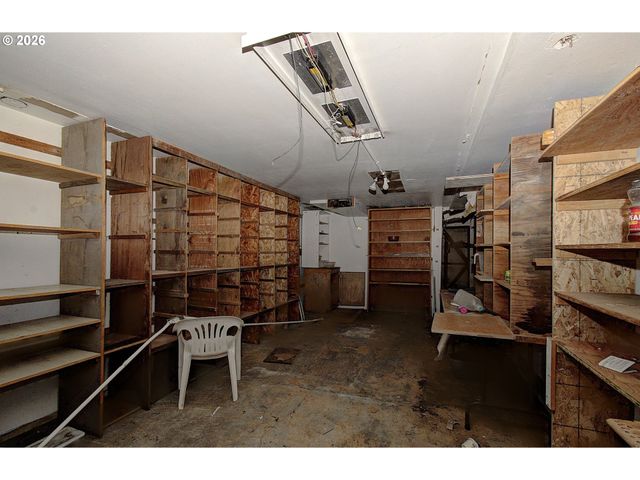 1012 W 12TH St, Vancouver, WA 98660