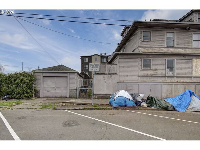 1012 W 12TH St, Vancouver, WA 98660