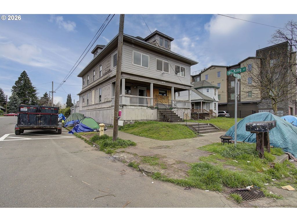 1012 W 12TH St, Vancouver, WA 98660