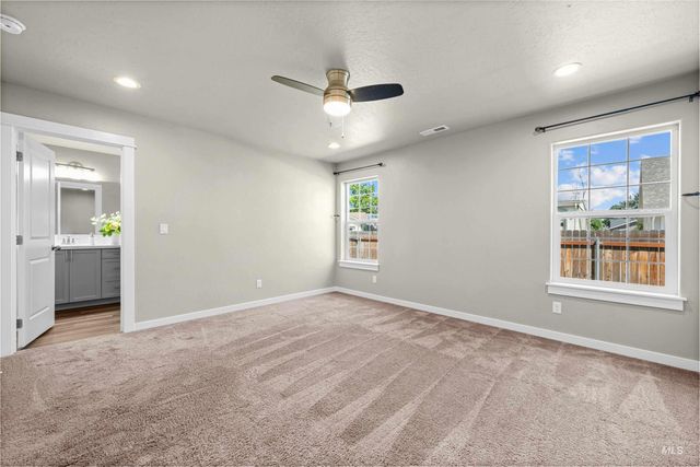 3869 Jackie Ln, Boise, ID 83704